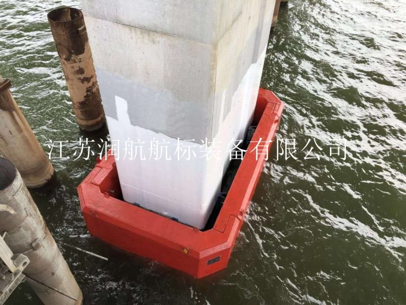 浮動式鋼覆橋墩防撞設施