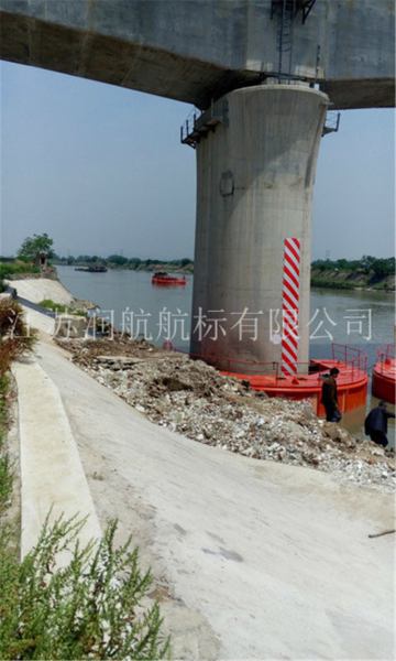 鋼覆橋墩防撞設施安裝完工